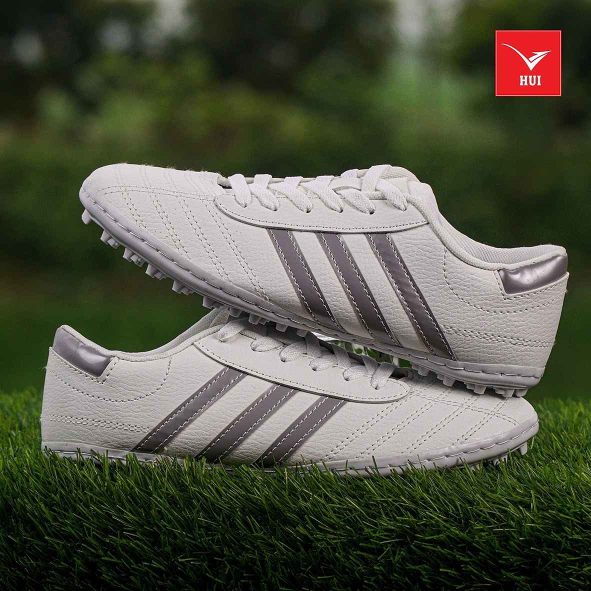 Giày bóng đá Wika 3 sọc Quốc dân