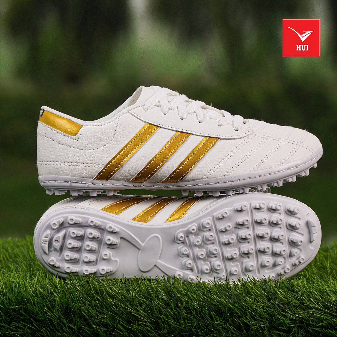 Giày bóng đá Wika 3 sọc Quốc dân