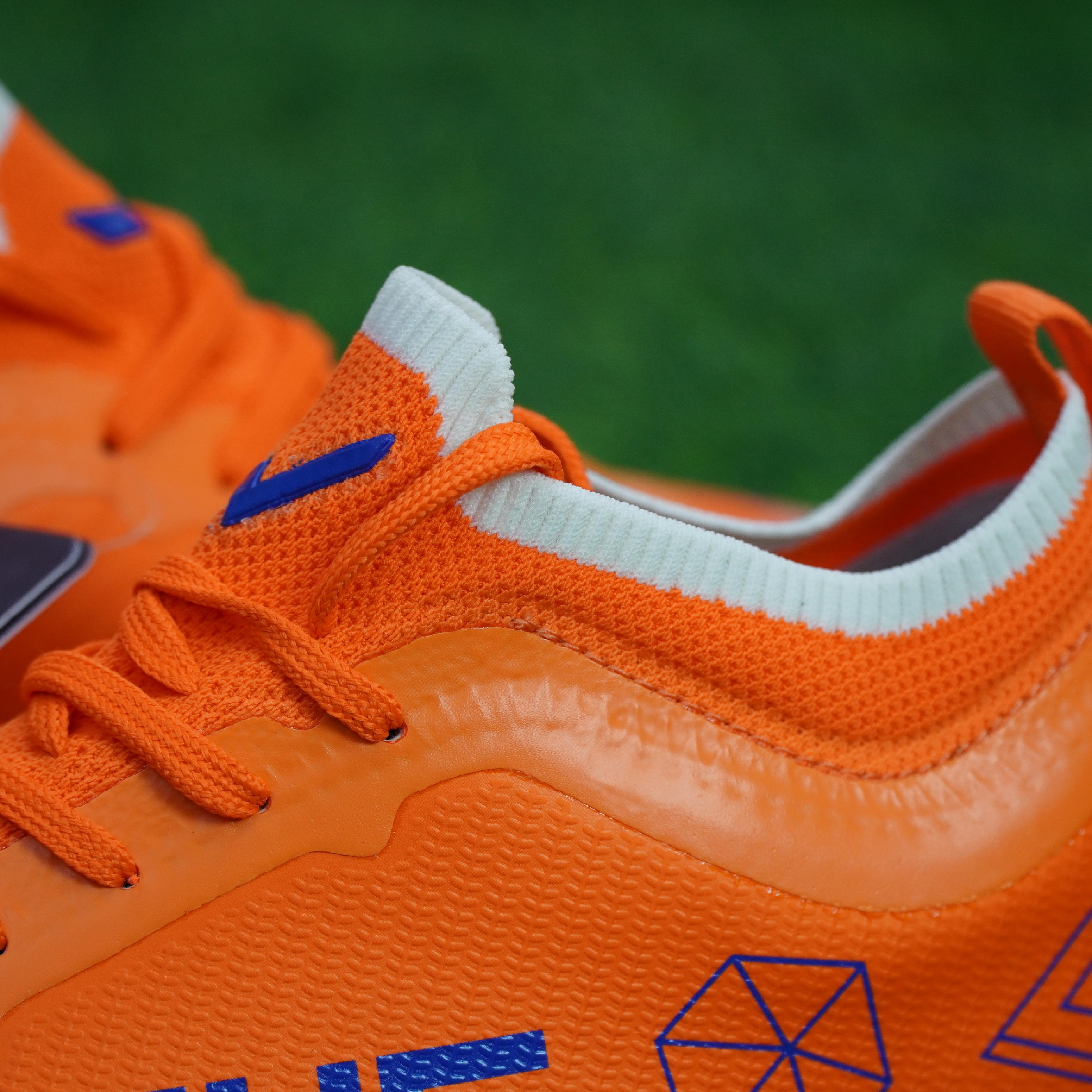 Giày bóng đá Wika VH5 Đoàn Văn Hậu Sneaker Sport Cao Su
