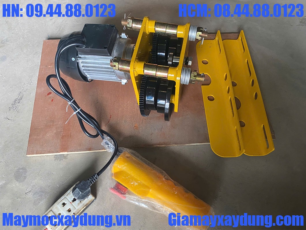 Con chạy điện 1 tấn 220V