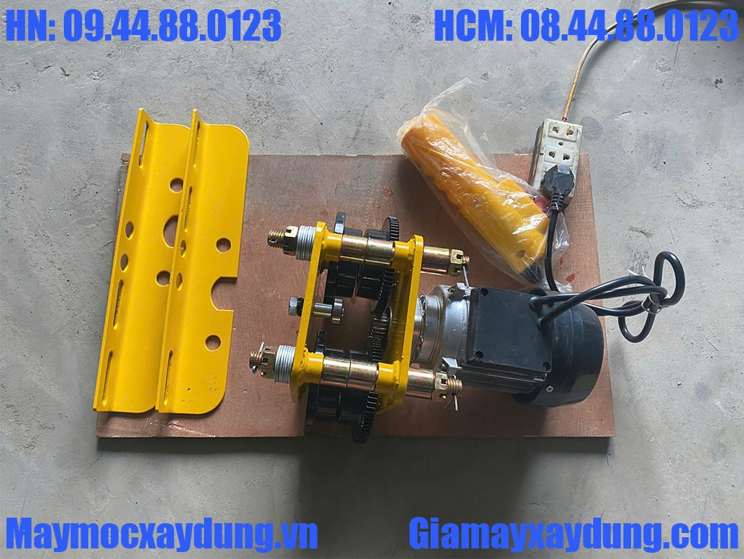 Con chạy điện 1 tấn 220V