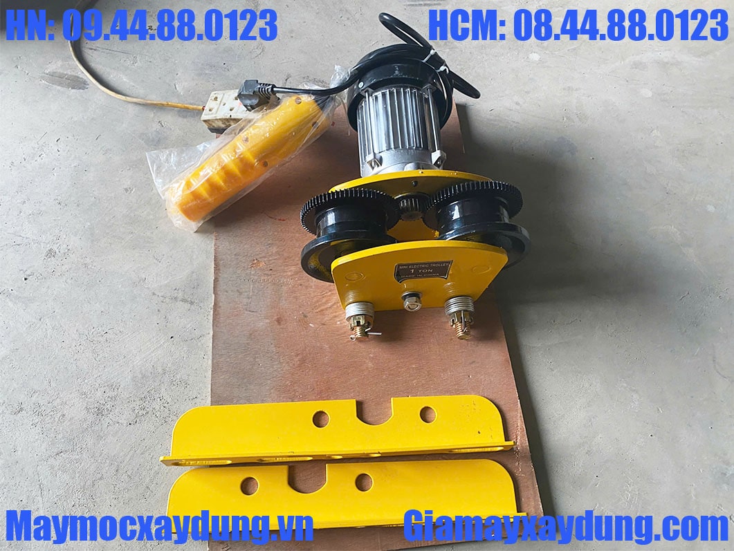 Con chạy điện 1 tấn 220V