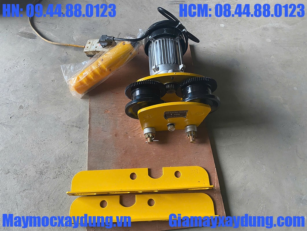 Con chạy điện 1 tấn 220V