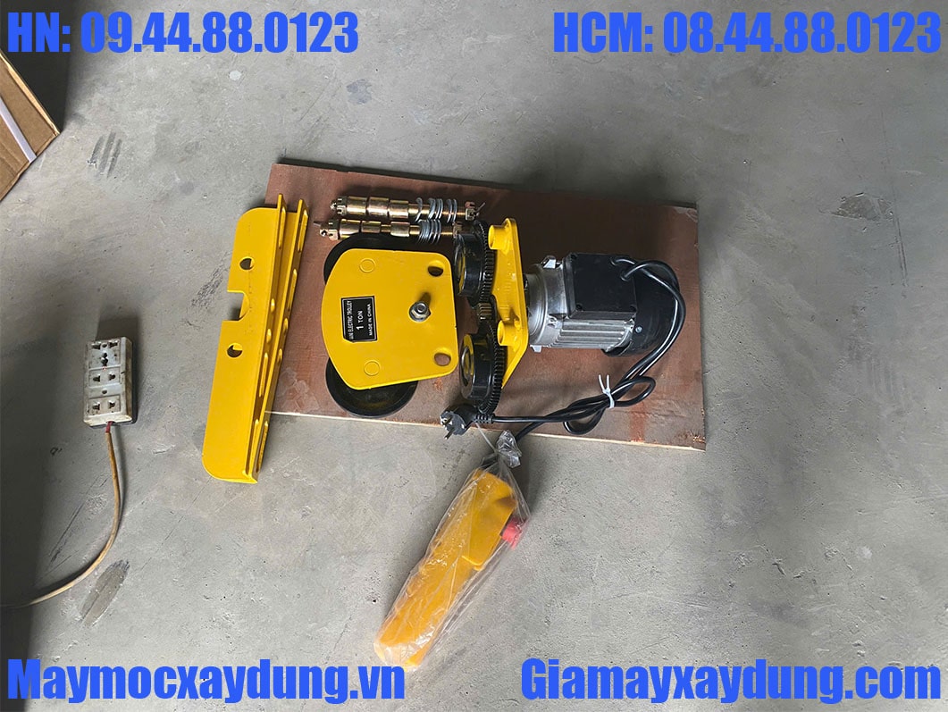 Con chạy điện 1 tấn 220V
