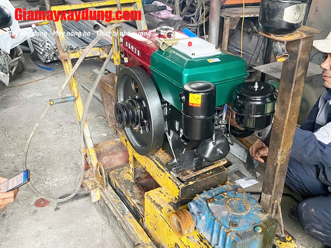 Máy nổ Diesel QuanTrai D8 R180 nước