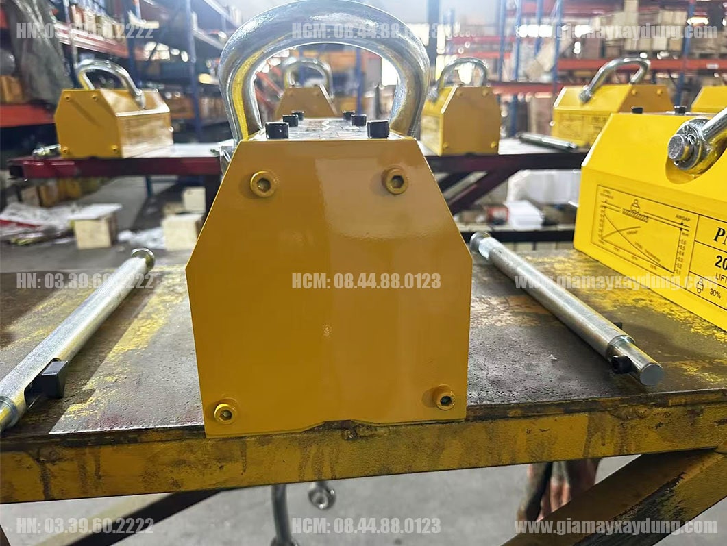 Nam châm nâng tay gạt 3 tấn PML-30