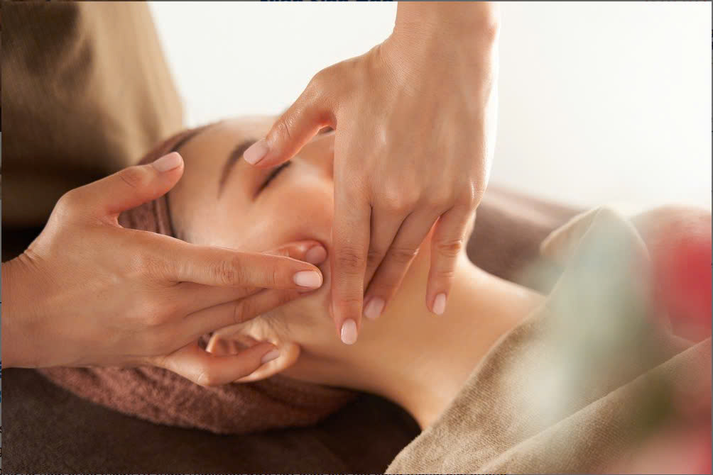 Massage khai thông kinh lạc toàn thân bằng Điện sinh học DDS