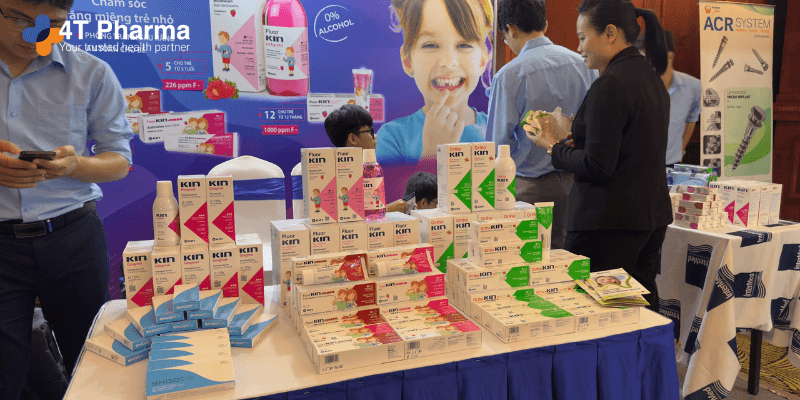 Bàn trưng bày các sản phẩm Kin của 4T Pharma