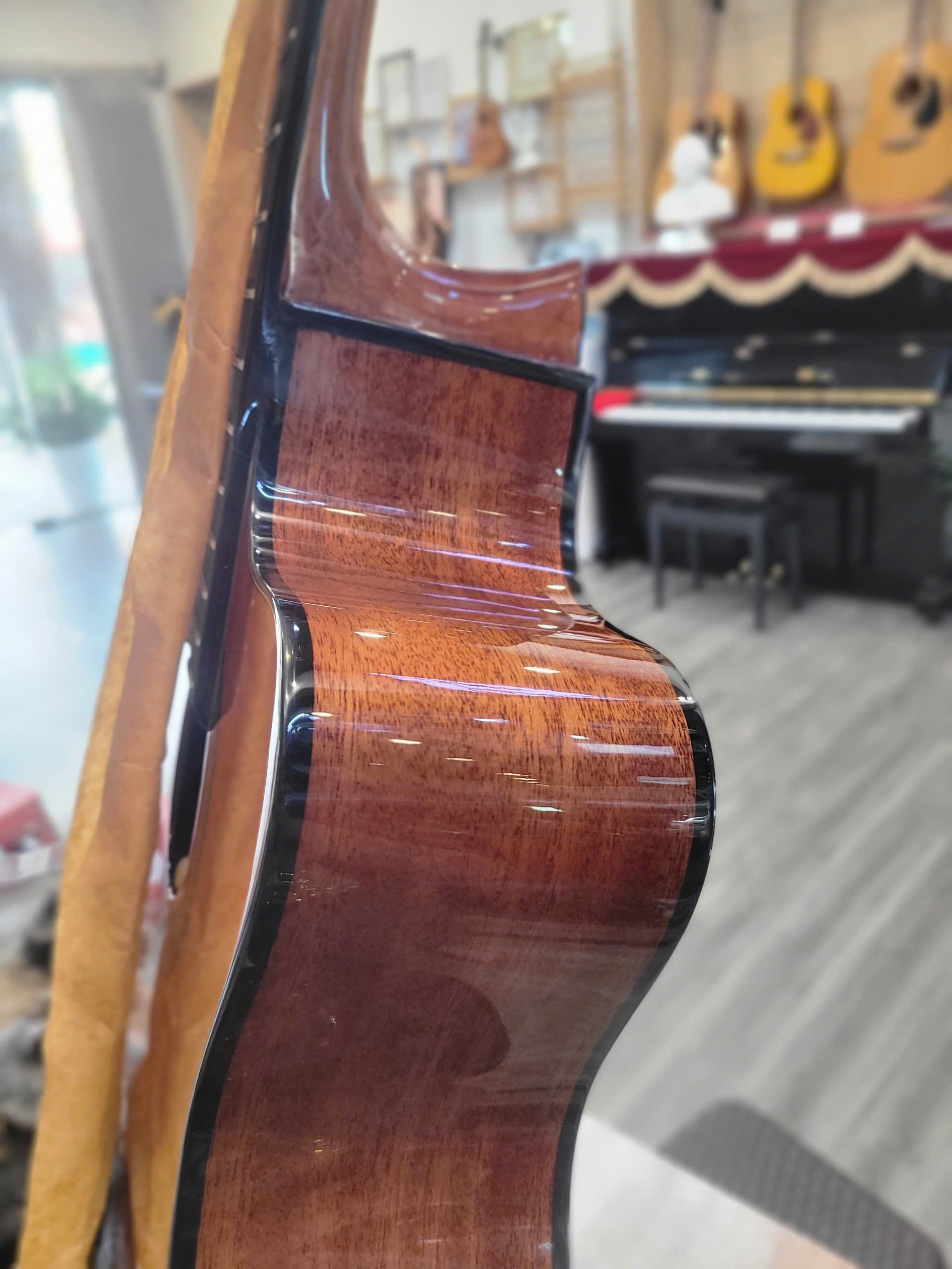 ĐÀN GUITAR CLASSIC DALLAS DL - C300EQ