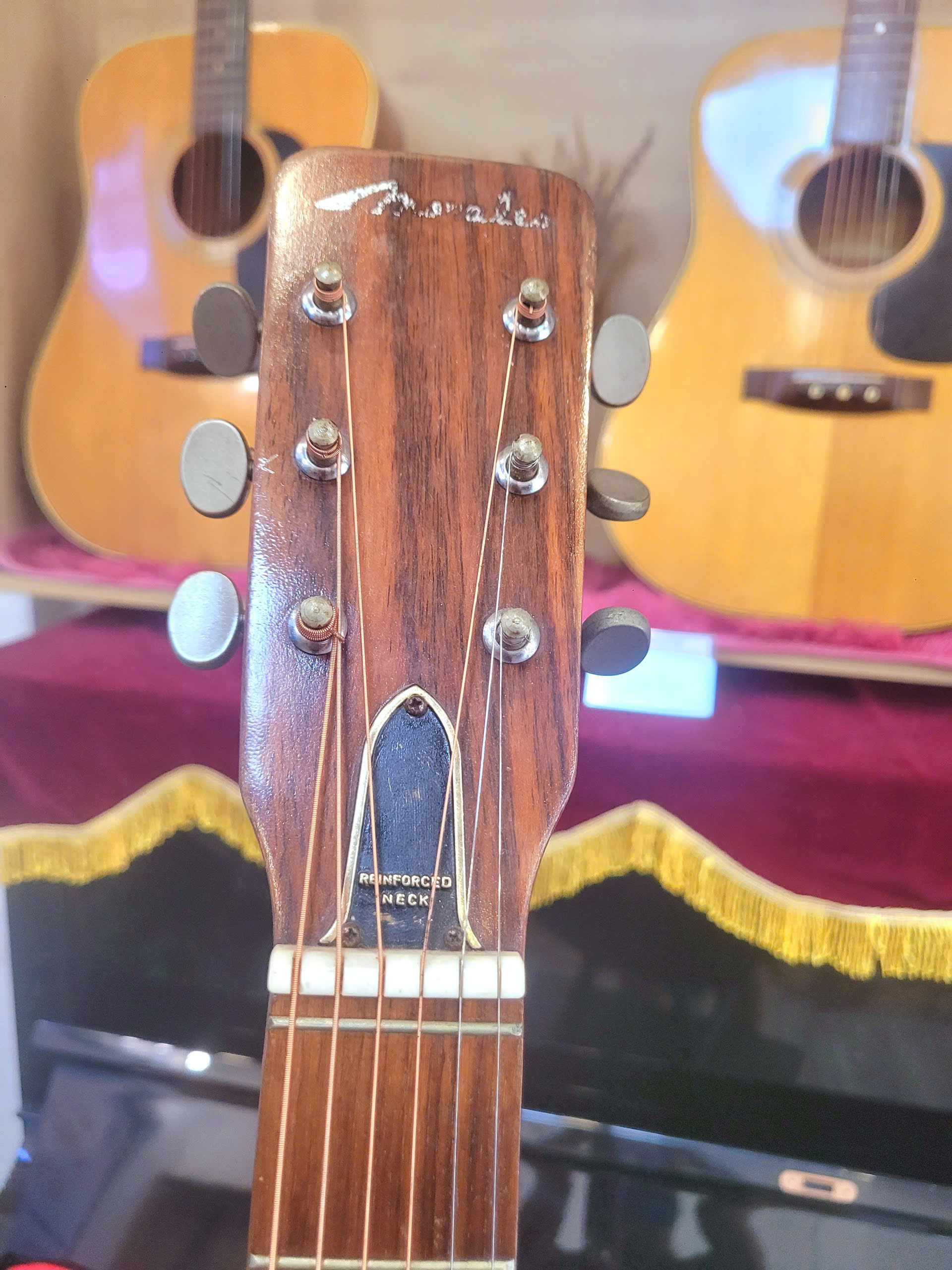 ĐÀN GUITAR ACOUSTIC MORALES - MF.100