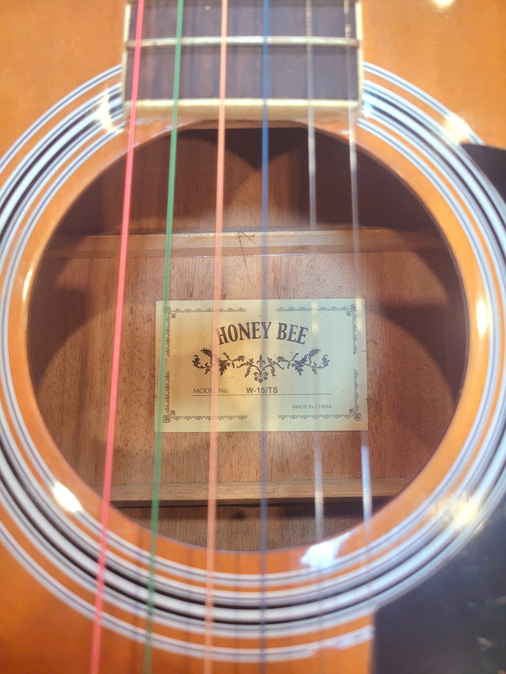 ĐÀN GUITAR ACOUSTIC HONEY BEE W15/TS