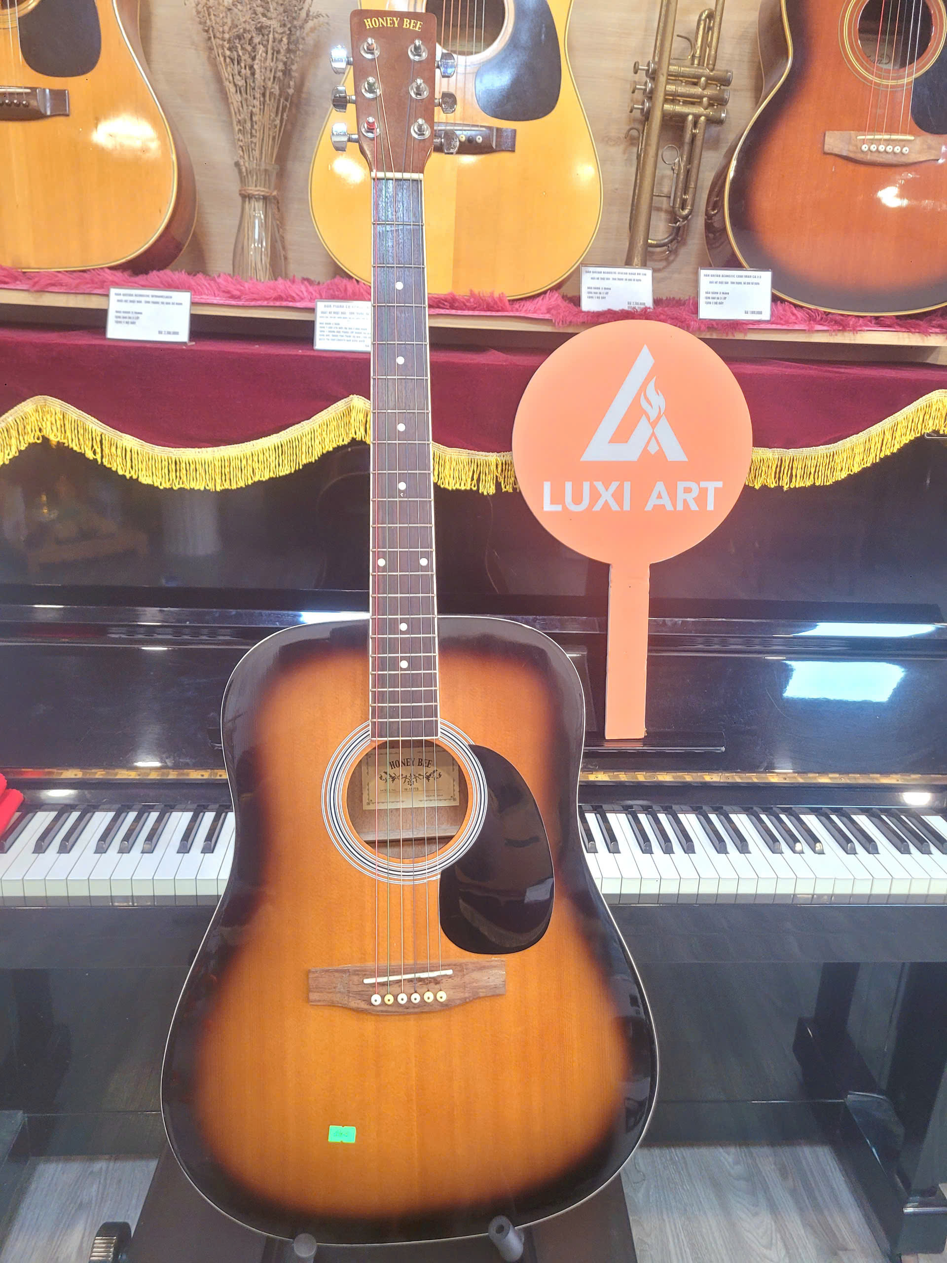 ĐÀN GUITAR ACOUSTIC HONEY BEE W15/TS