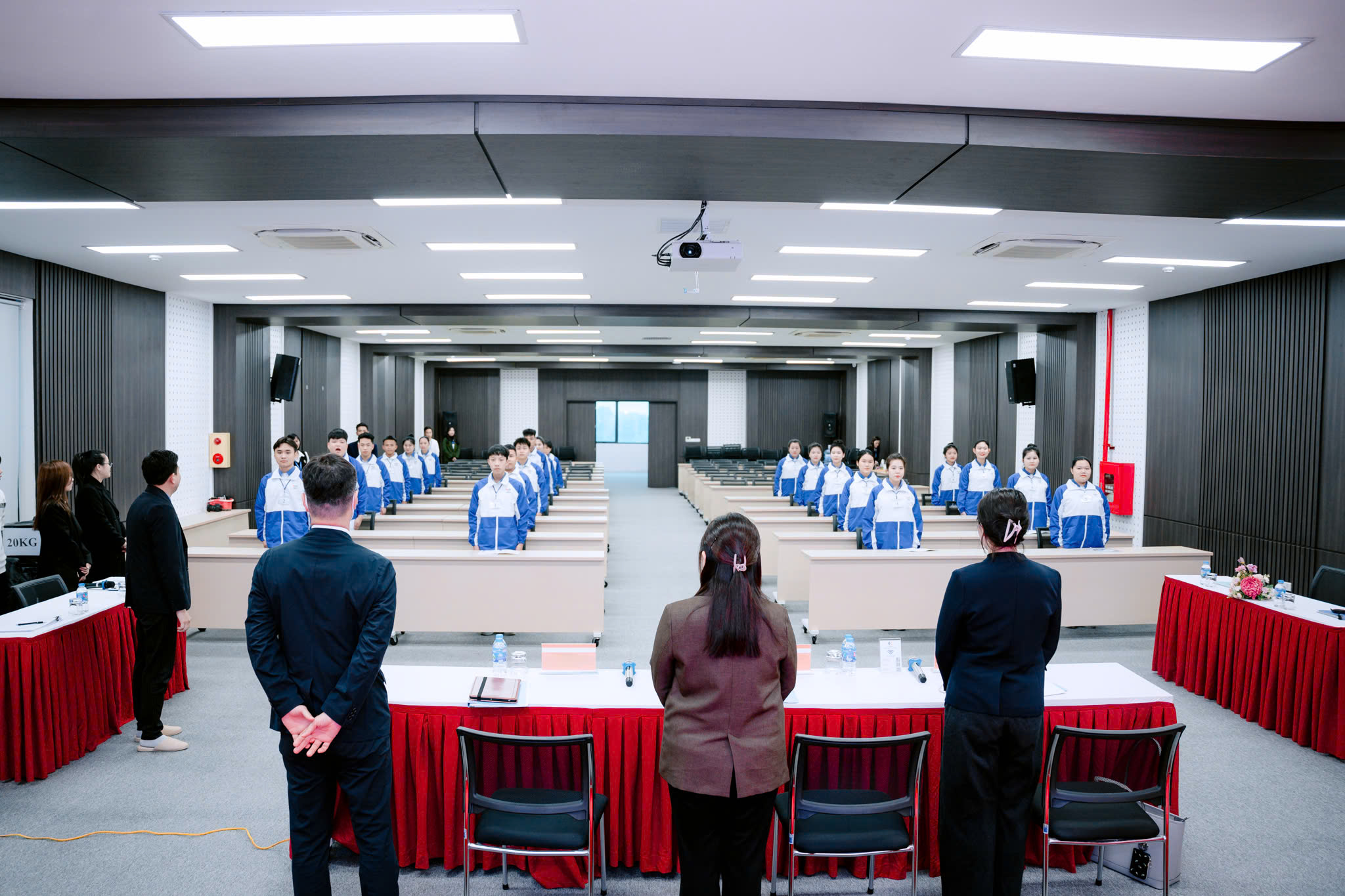 CÁC THỰC TẬP SINH HOÀN THIỆN BUỔI THI TUYỂN CHO ĐƠN HÀNG CHẾ BIẾN THỰC PHẨM 26/02/2025