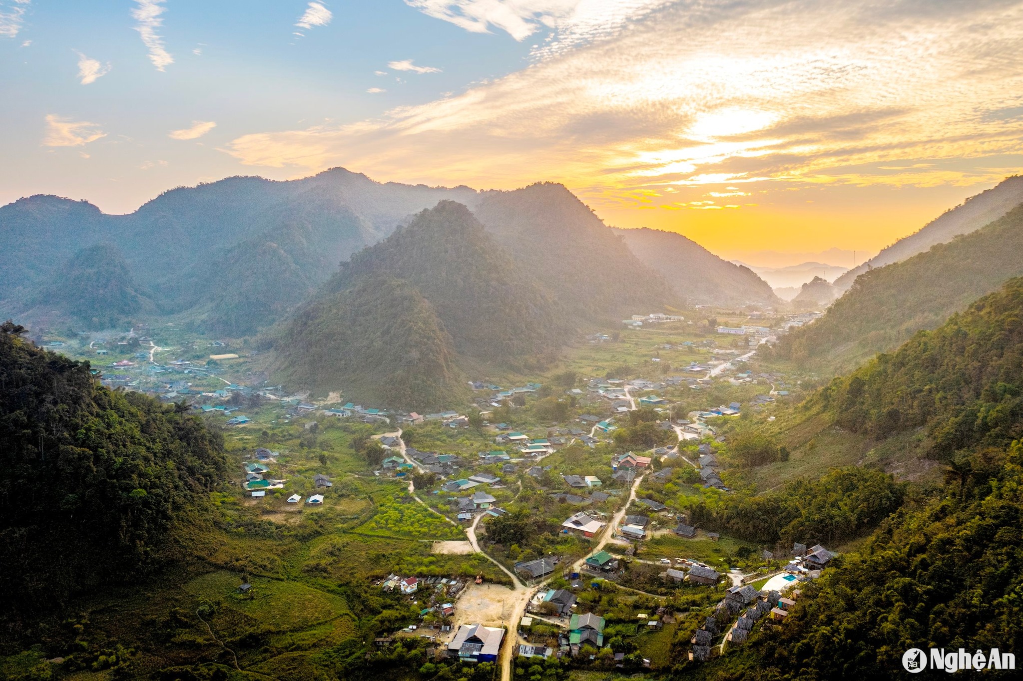 Khám Phá Thiên Đường Tại Diễn Lâm: Điểm Đến Nghỉ Dưỡng Sang Trọng và Phiêu Lưu Hoang Dã
