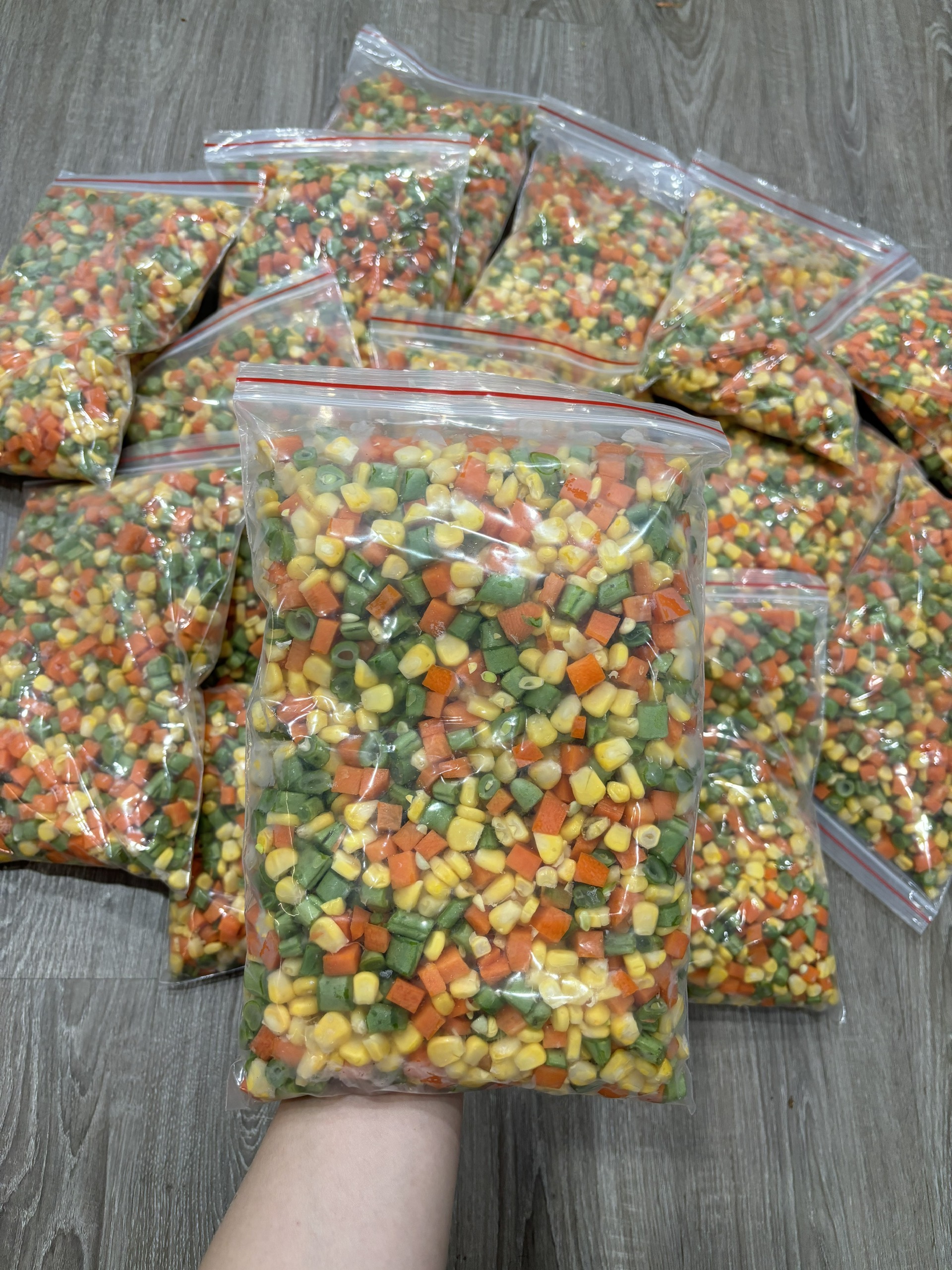 Rau củ thái sẵn hỗn hợp (Túi zip 1kg)