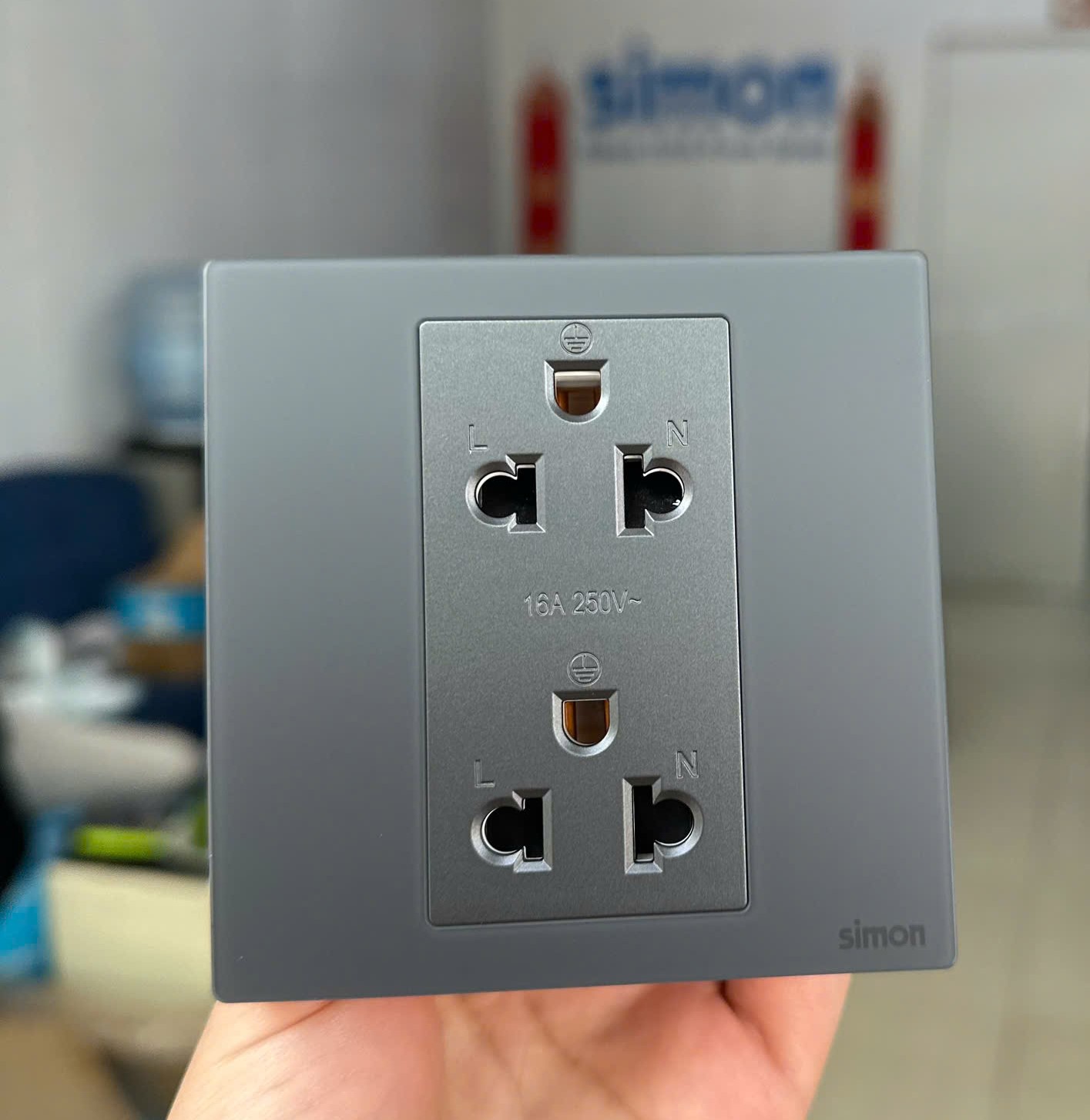 Module M7 Gem- Bộ ổ cắm đôi 3 chấu (Diamond Grey) 661287G-4D Simon