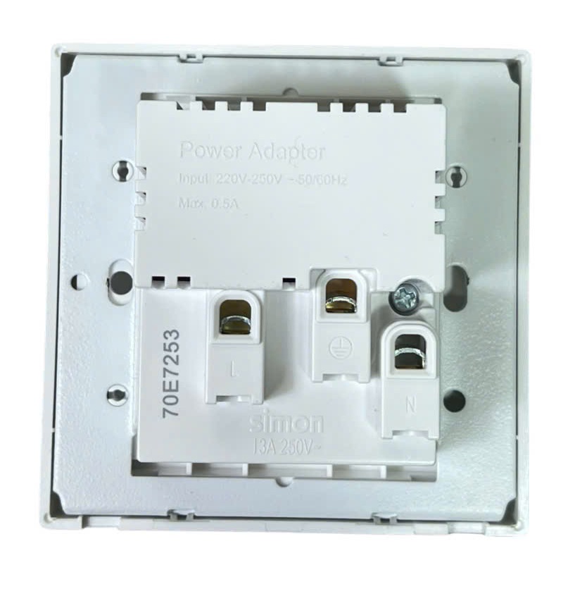 Ổ cắm đa năng kèm công tắc có sạc USB và sạc Type C màu Trắng Simon S6 58E7253