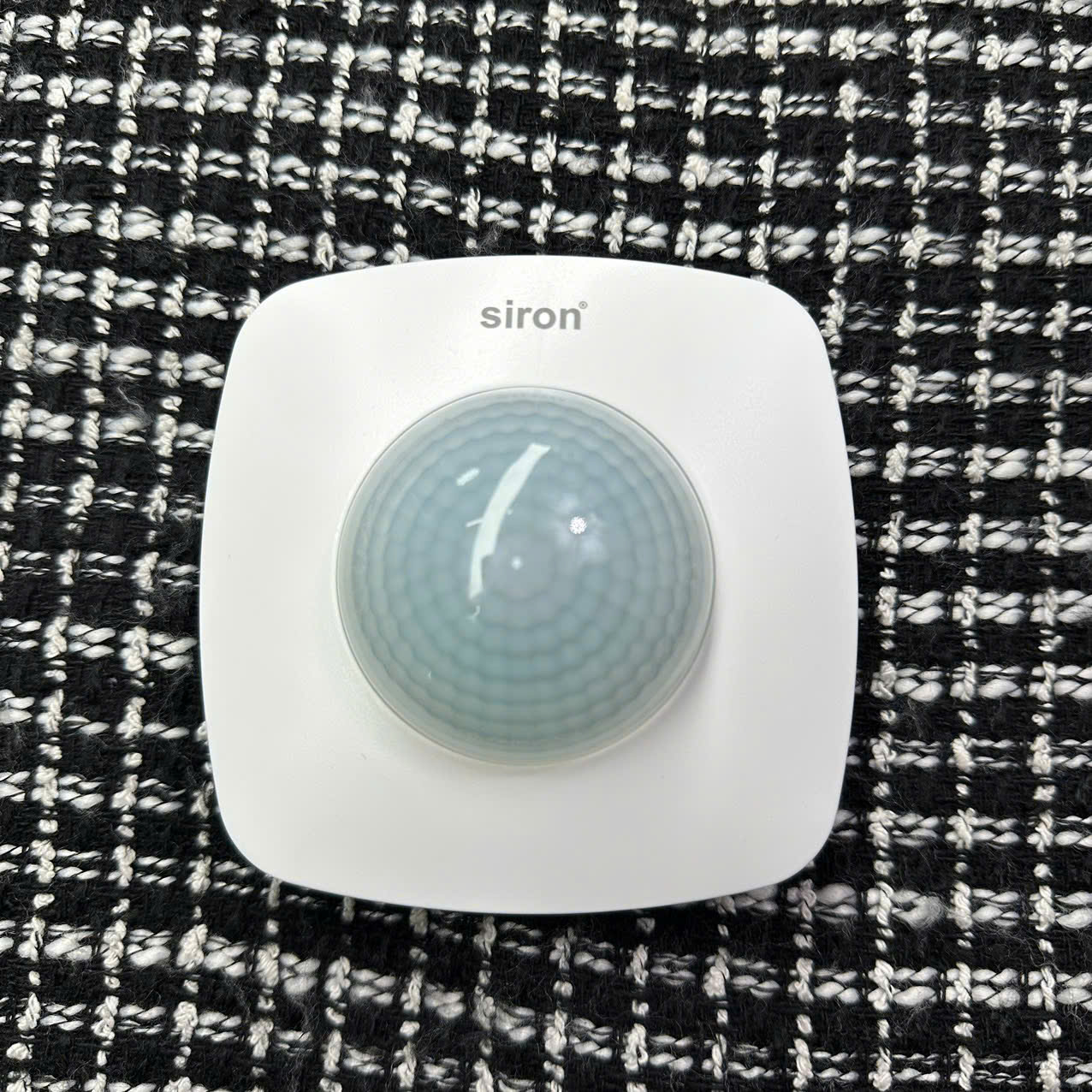 Cảm Biến Hồng Ngoại Nổi Trần 3 mắt PIR Siron SR-SS111