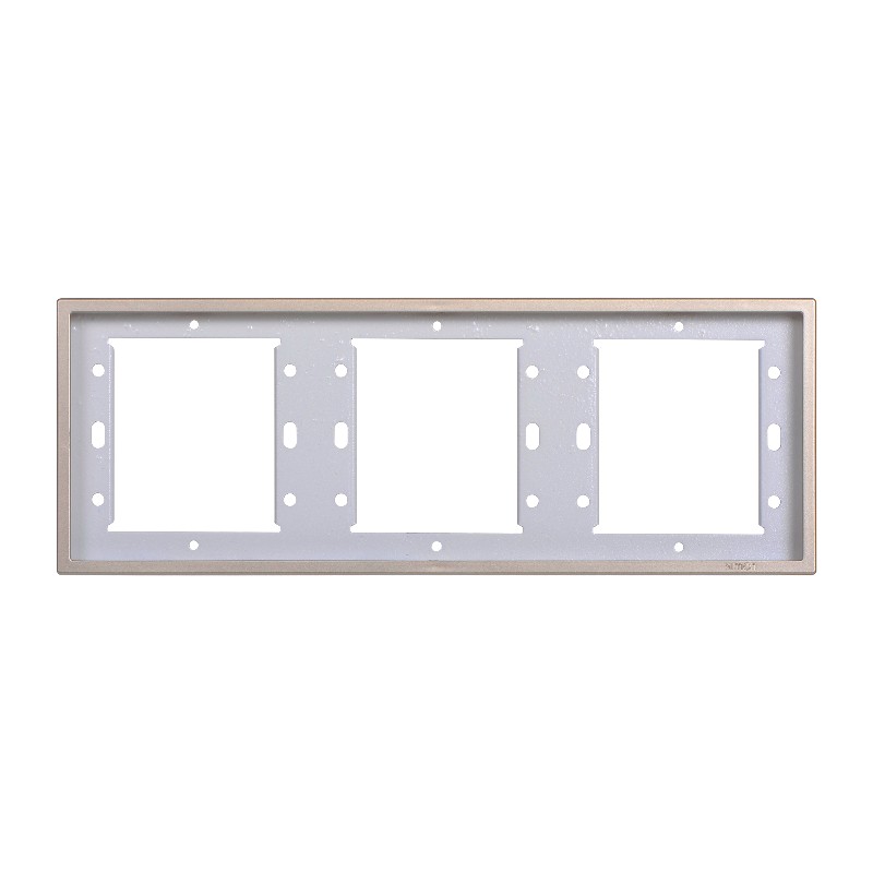 Khung viền ba vuông màu sâm panh mã 700630-41 thuộc dòng Simon i7 – giải pháp lắp đặt sang trọng cho 3 module công tắc hoặc ổ cắm, tương thích hoàn hảo với đế âm i7.