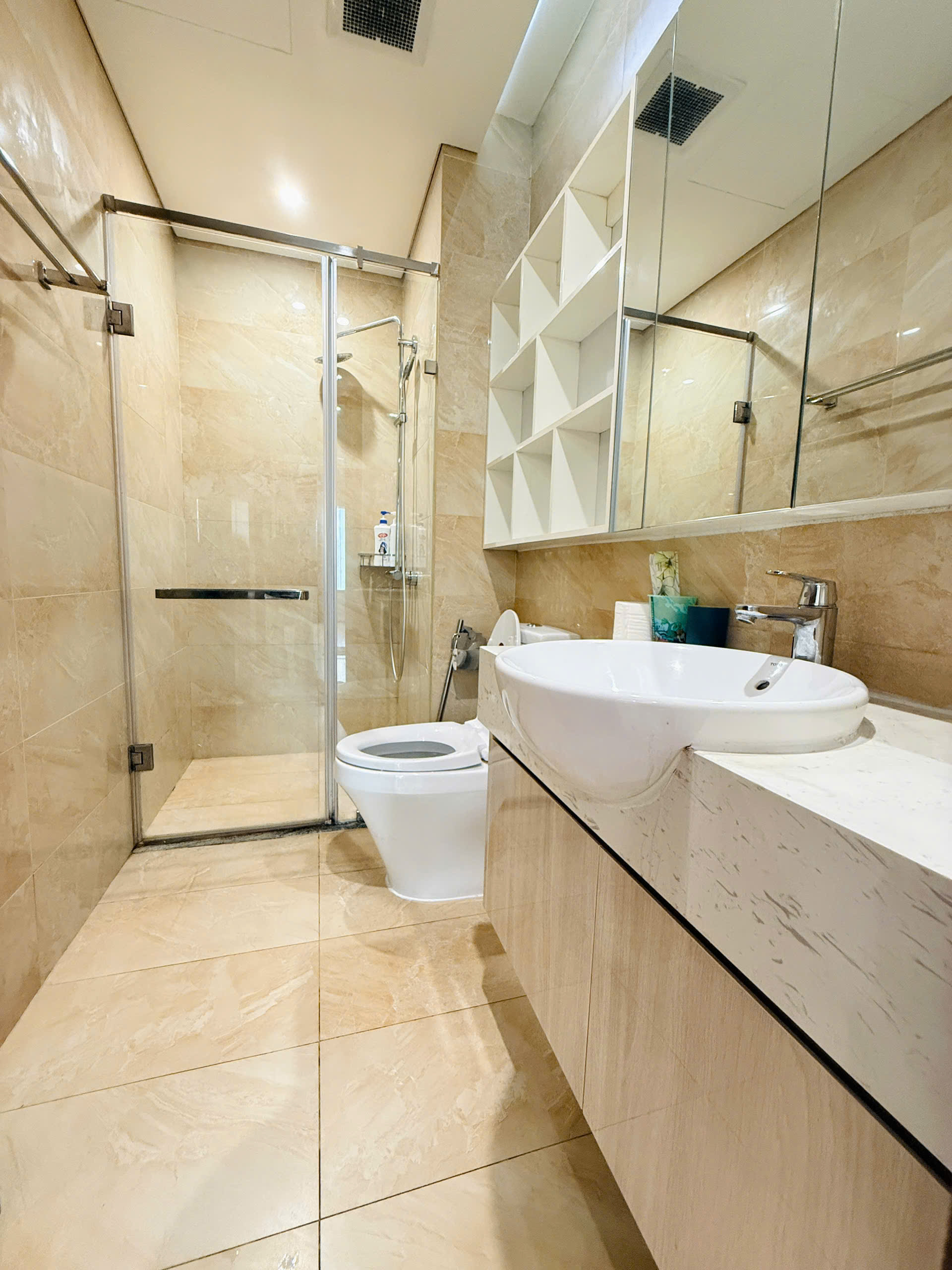 Căn hộ 2 phòng ngủ A2409