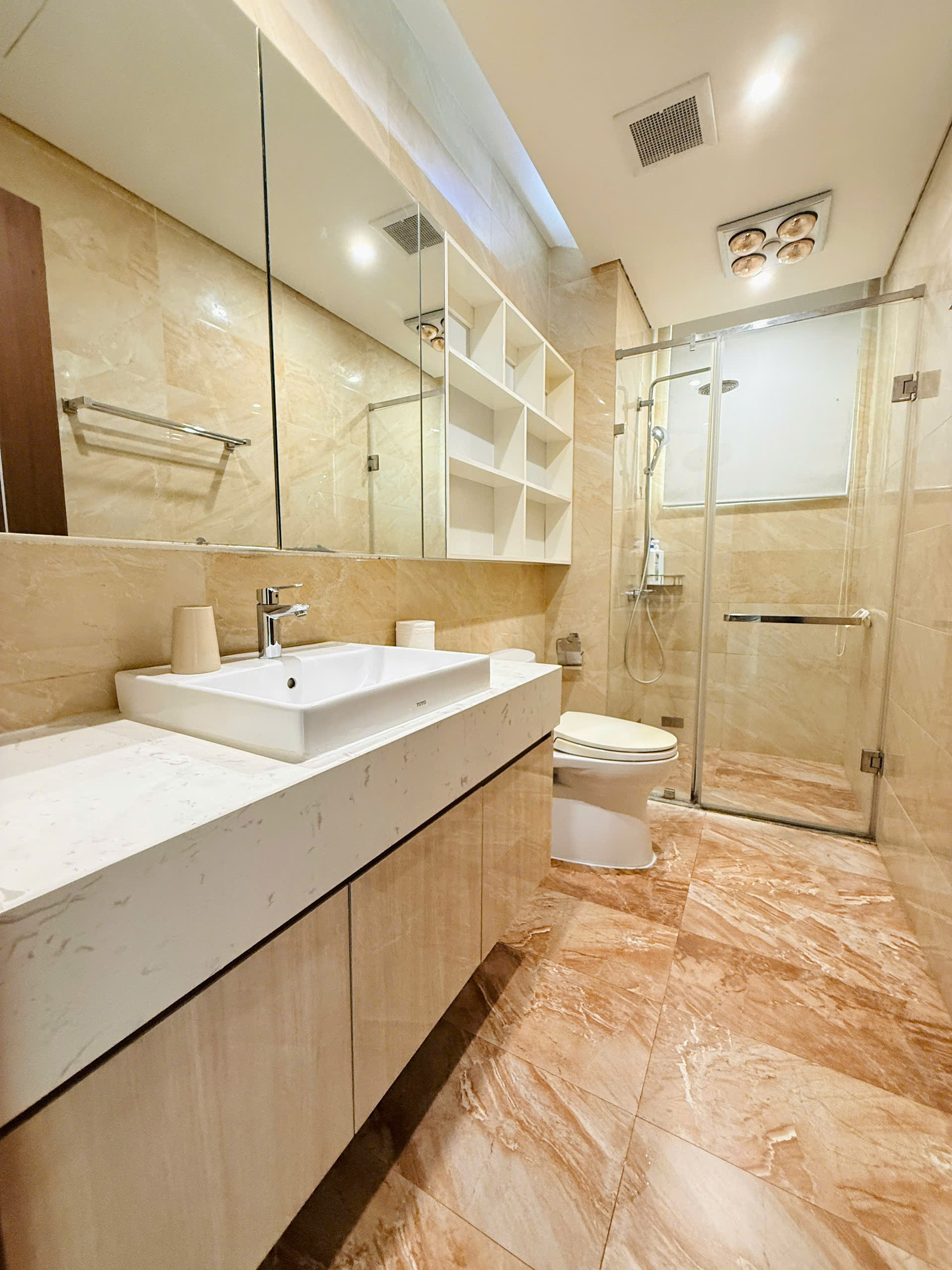 Căn hộ 2 phòng ngủ A2409