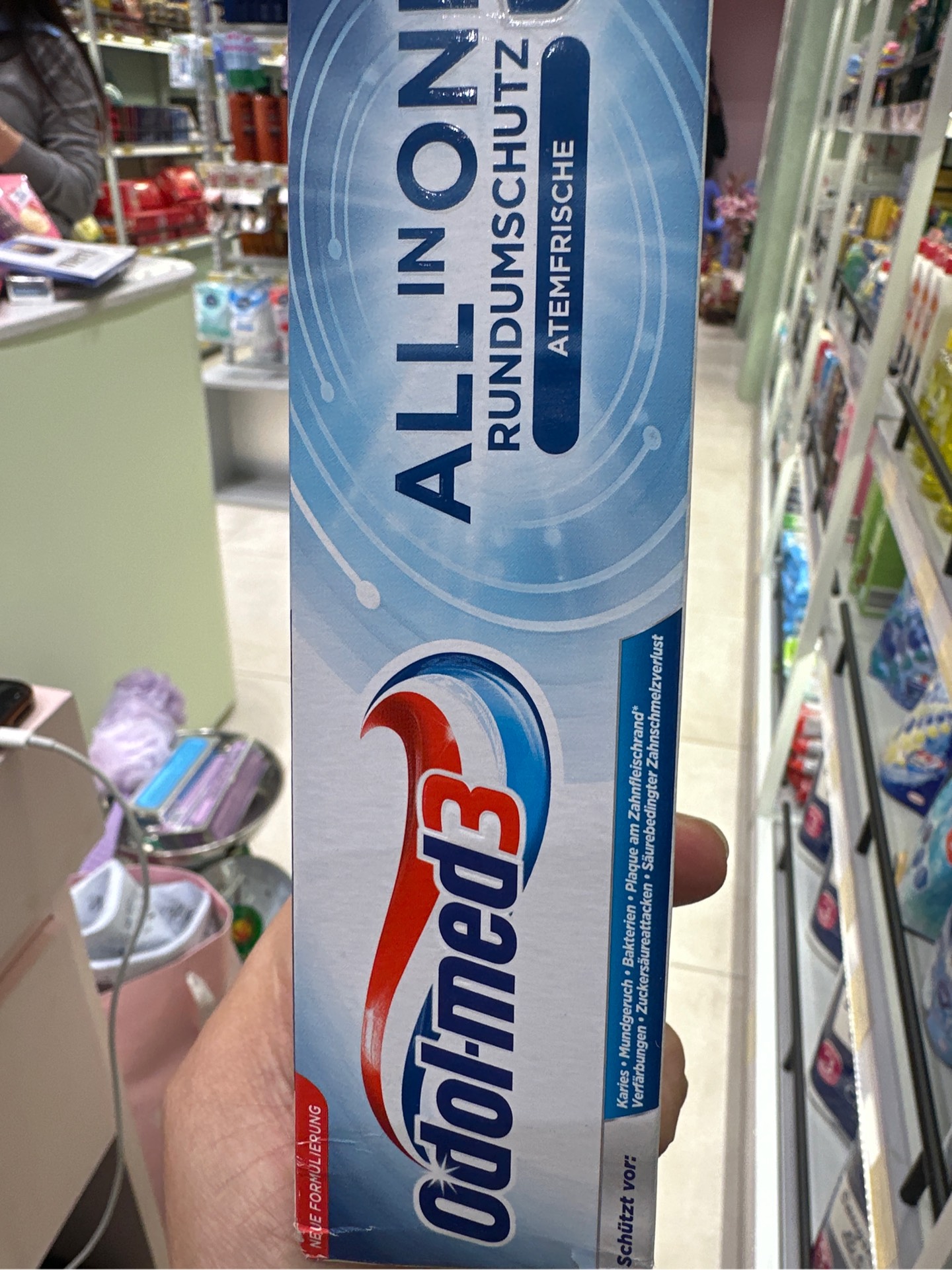 Kem đánh răng Odol-med 3 All in one 75ml