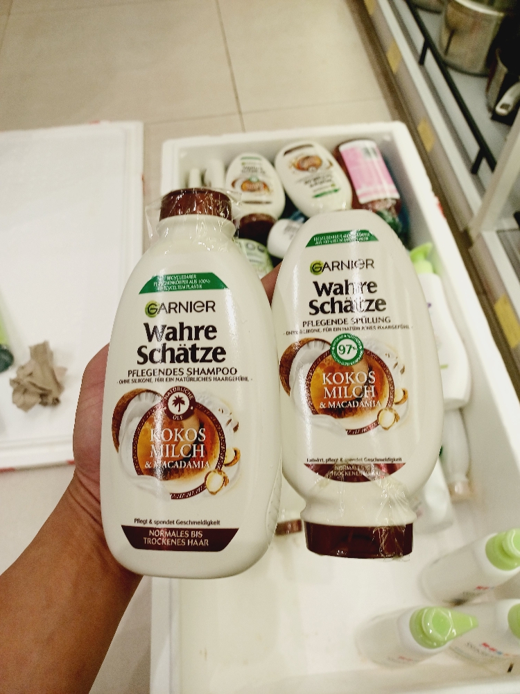 Dầu gội Garnier tinh chất dừa, maccca 400ml