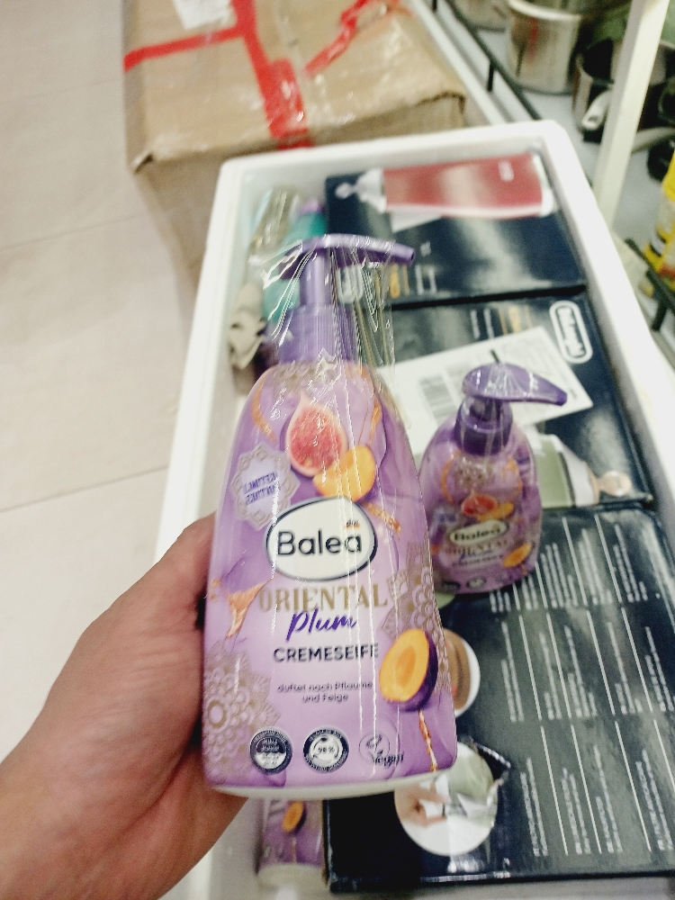 Nước rửa tay Balea Oriental Plum 500ml (Hương mận)
