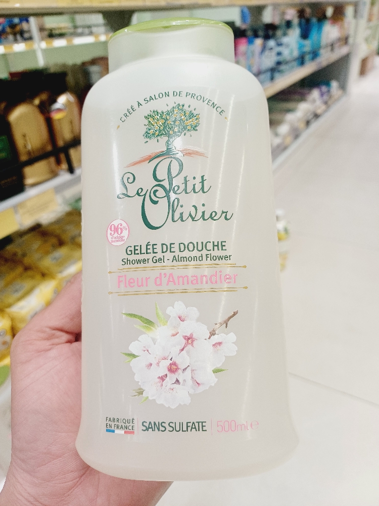 Sữa tắm Le Petit Oilvier  hoa hạnh nhân 500ml