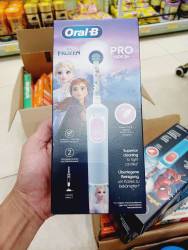 Bàn chải điện bé gái Oral-B pro kid 3 Frozen.