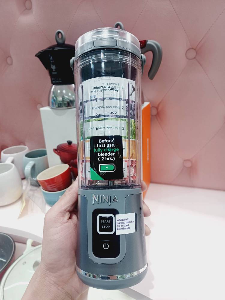 Máy xay sinh tố cầm tay Ninja Blast Portable Blender