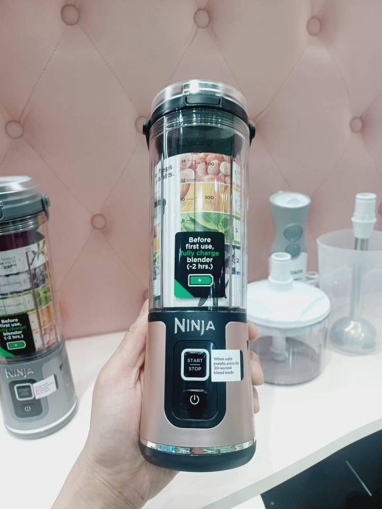 Máy xay sinh tố cầm tay Ninja Blast Portable Blender