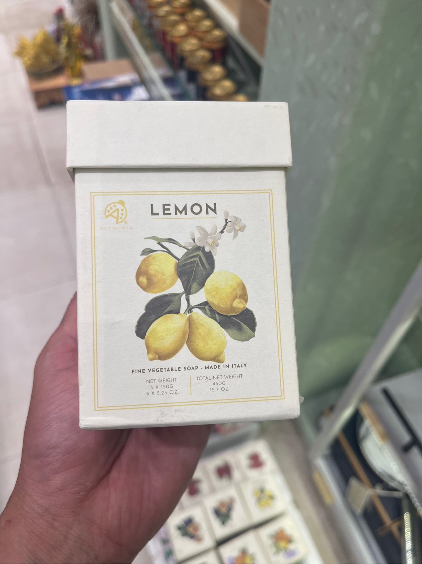 Hộp 3 bánh xà bông thực vật cao cấp hương Chanh (Lemon Fine Vegetable Soap) đến từ thương hiệu Alchimia Soap 450g.Made in Italy