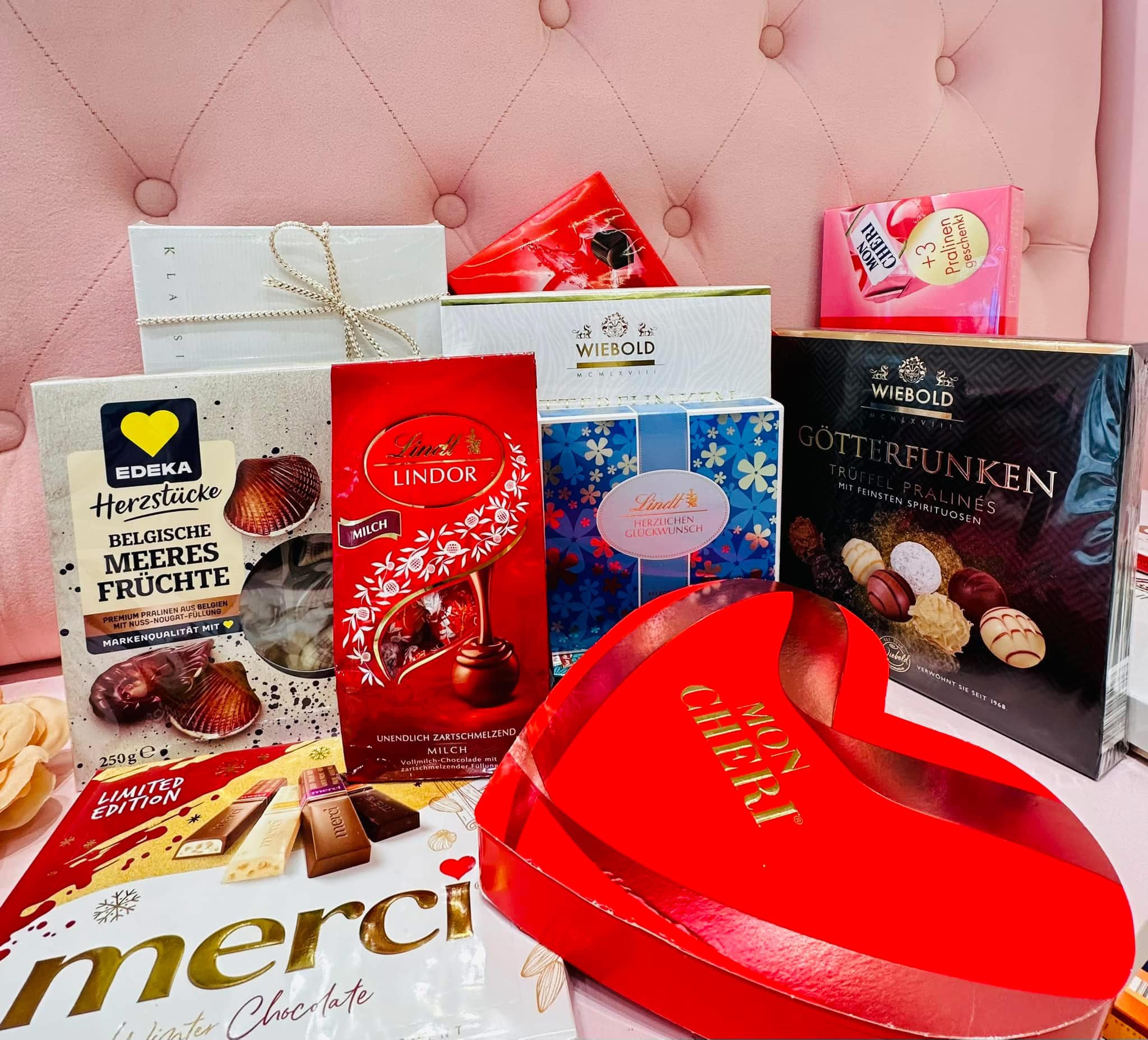 Socola Lindt Lindor đỏ 137g ( milch)