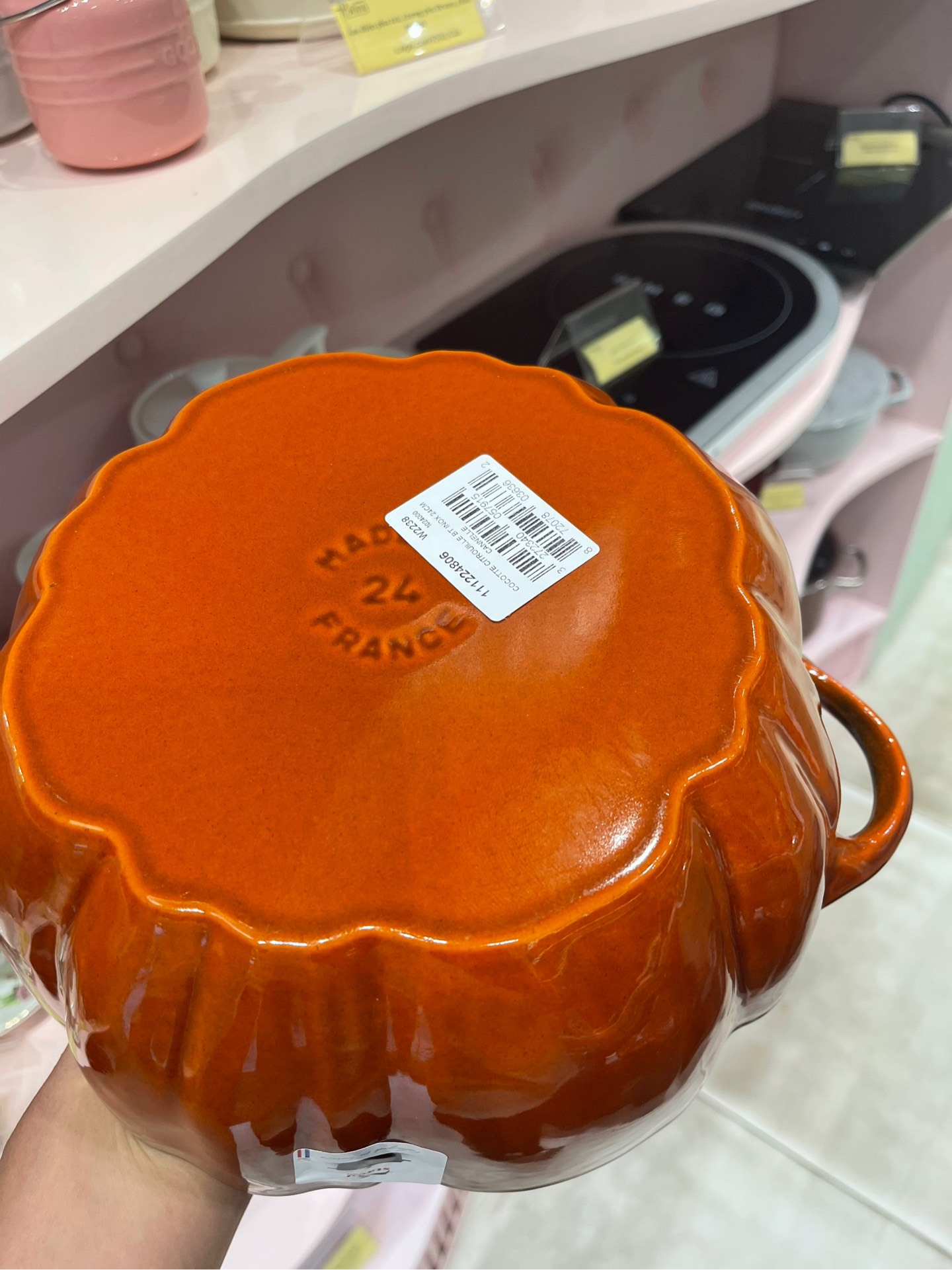 Nồi gang Staub bí ngô 24cm màu vàng cam