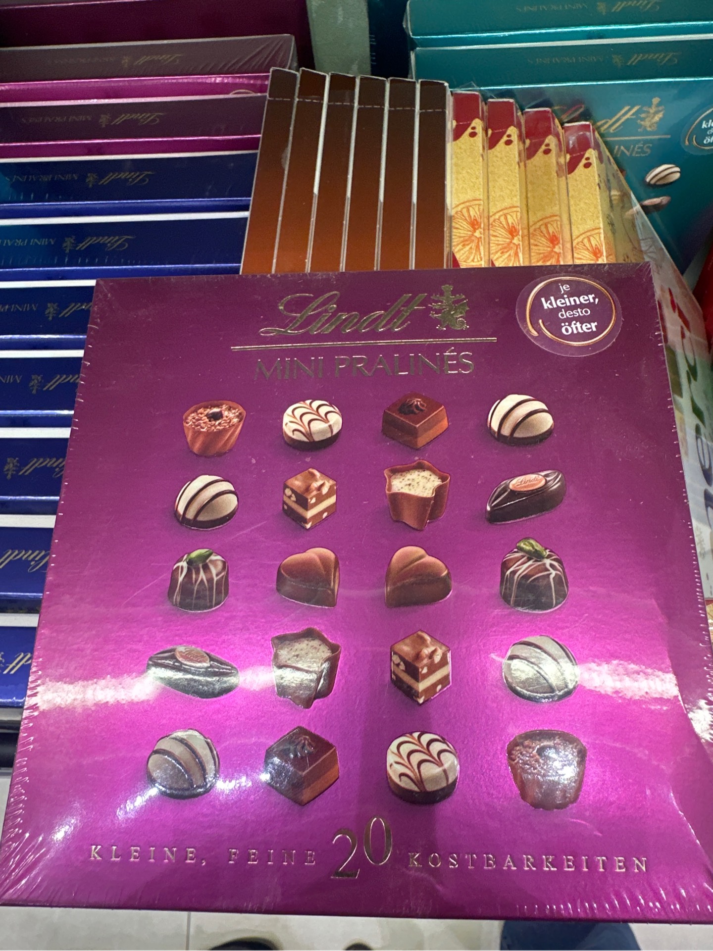 Socola Lindt mini pralines (3 mầu)