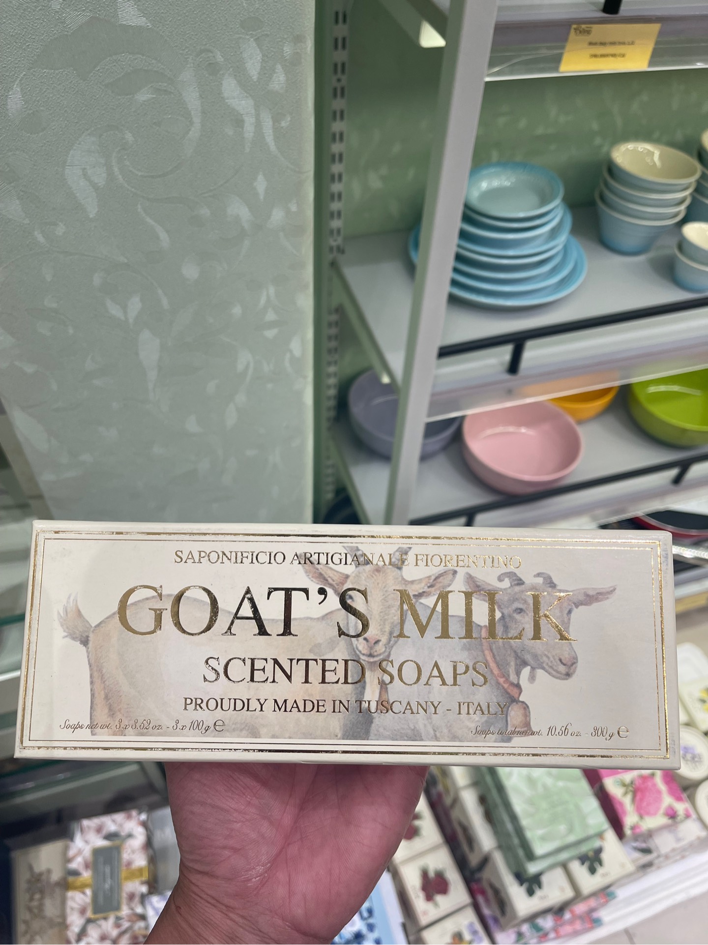 Hộp 3 bánh xà phòng hương sữa dê (Goat's Milk Scented Soaps) cao cấp đến từ thương hiệu nổi tiếng của Ý - Saponificio Artigianale Fiorentino 300g