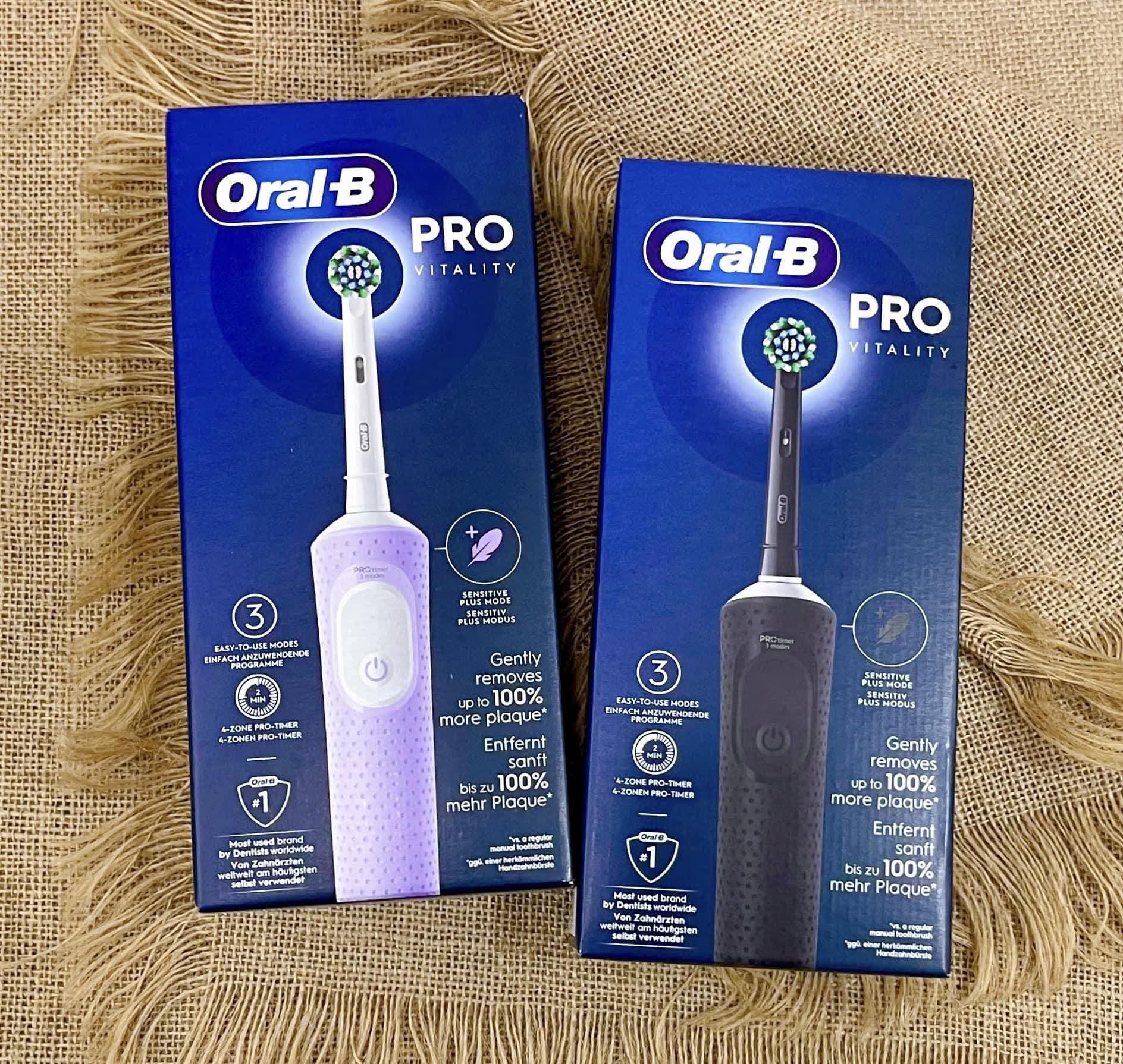 Bàn chải điện Oral-B Provitality (màu tím/đen)