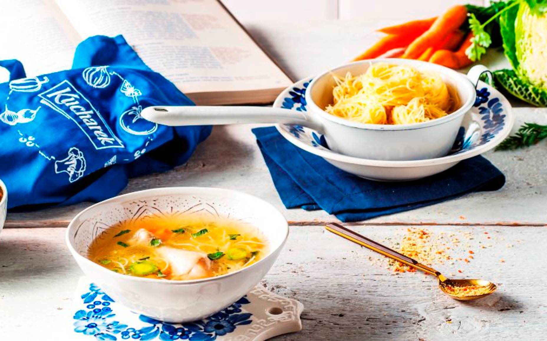 Hạt nêm rau củ Kucharek hộp 300g