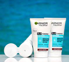 Sữa rửa mặt 3in1 Garnier (làm sạch, tẩy tế bào chết, mặt nạ) 150ml