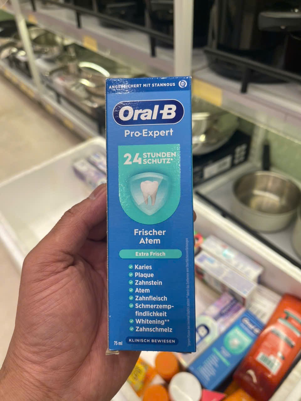Kem đánh răng Oral B pro Expert Extra Frisch