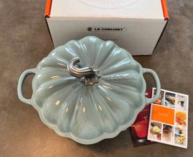 Nồi gang bí ngô Le Creuset 24cm màu xanh mint