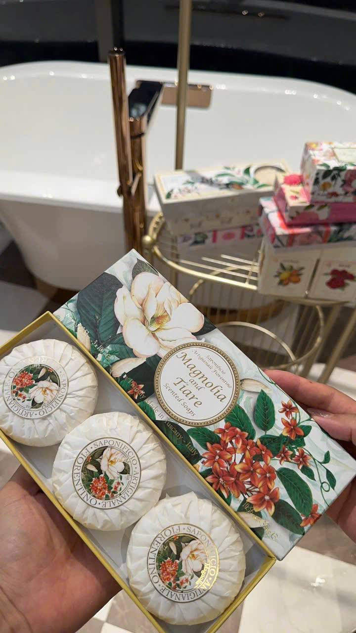 Hộp 3 bánh xà phòng bánh cao cấp Saponificio Artigianale Fiorentino hương Hoa mộc lan và Hoa tiare Ý (3×100g)