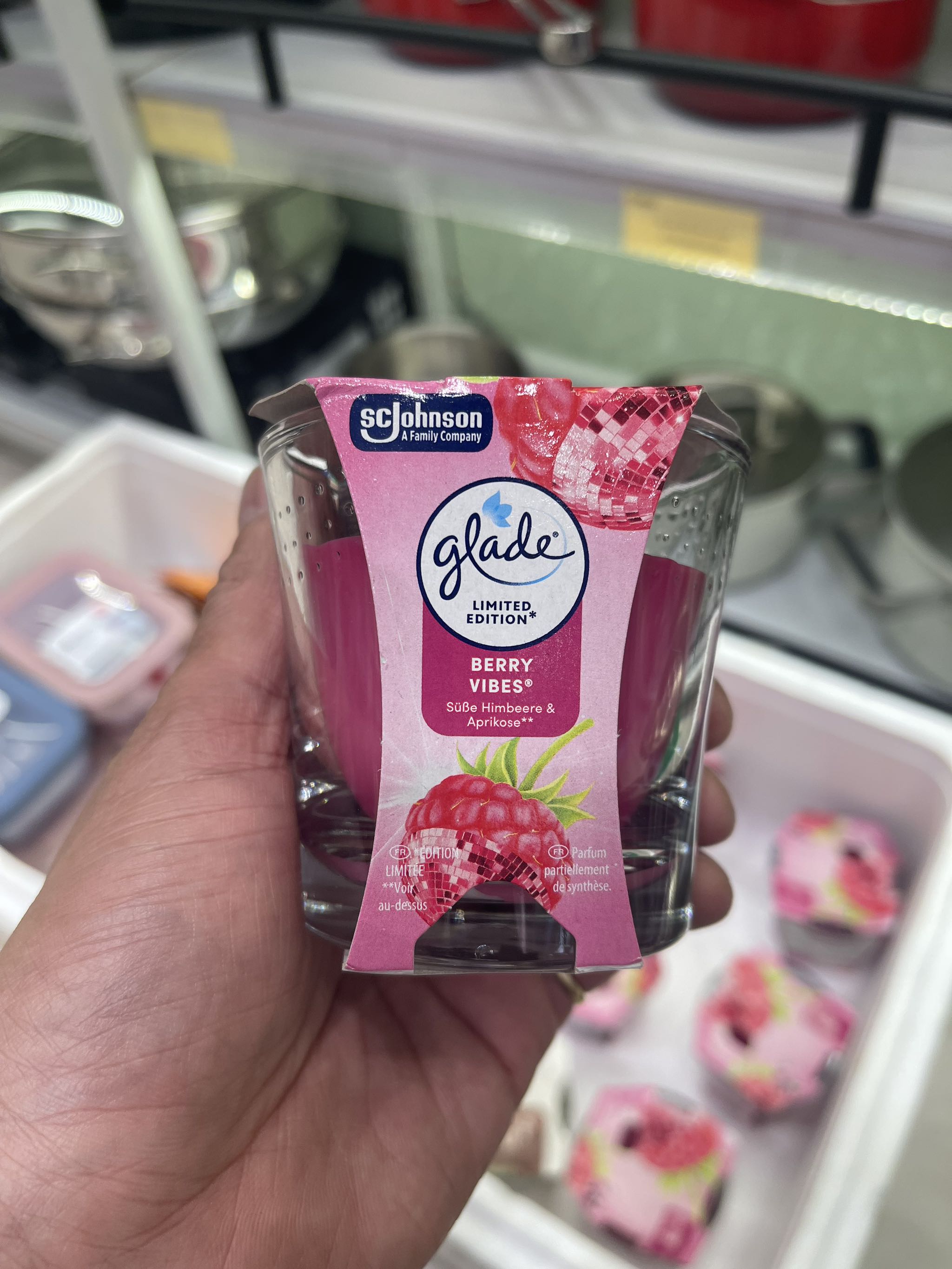 Nến thơm Glade berry vibes 112g