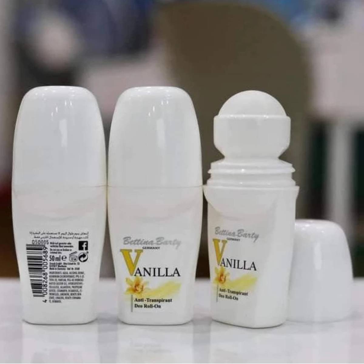 Lăn khử mùi và ngăn tiết mồ hôi Bettina Barty Vanilla Anti-Transpirant Deo Roll-On (50ml).