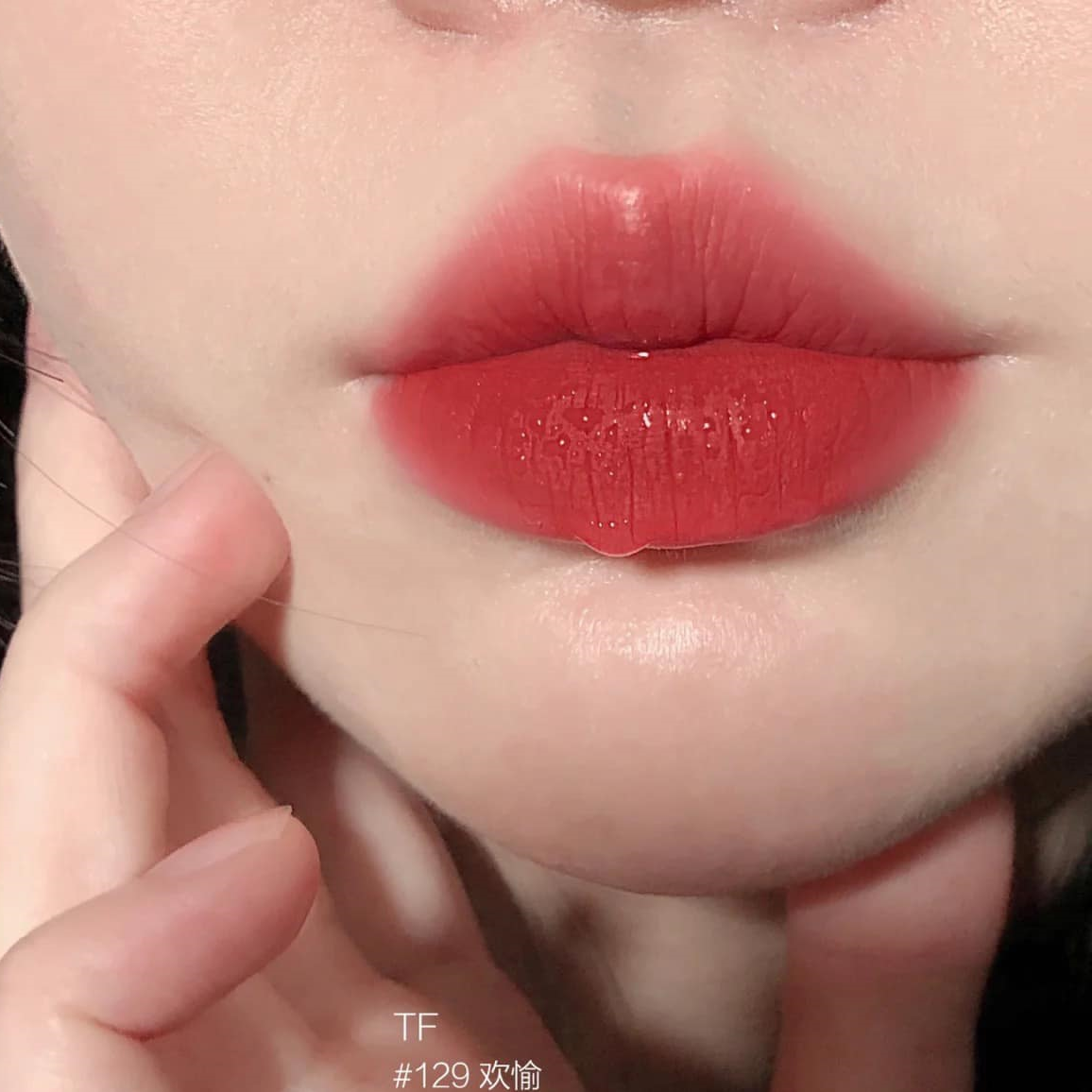 Son Kem Tom Ford Liquid Lip Luxe Matte 129 Carnal Red – Màu Đỏ Cam