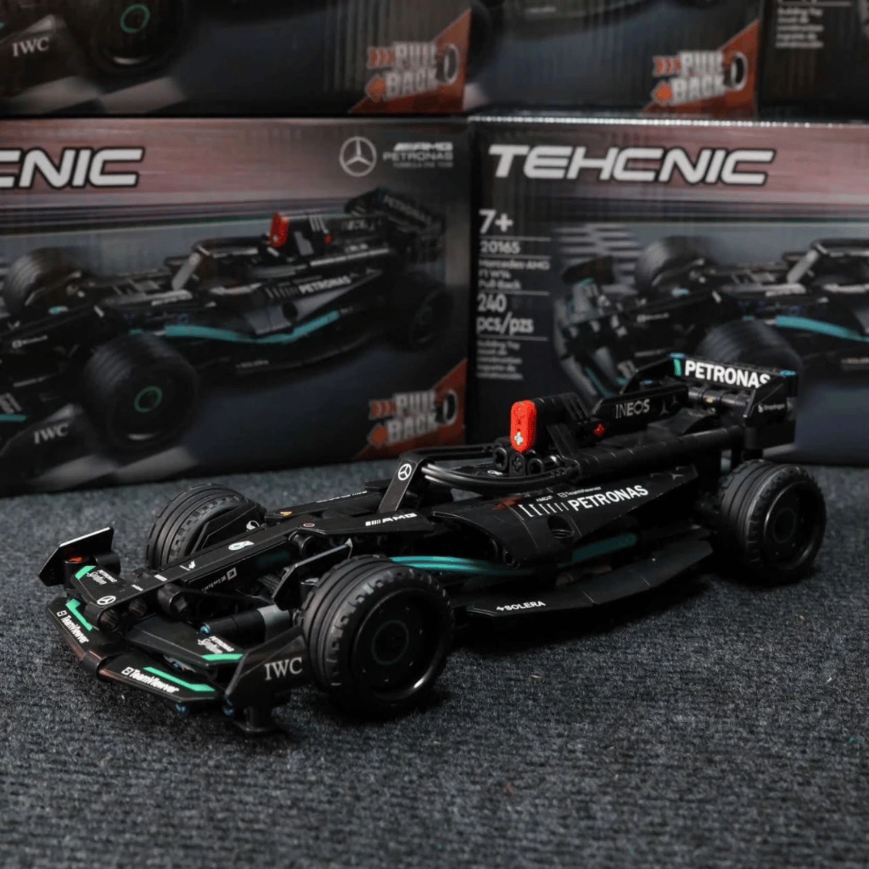 [TECHNIC] Mercedes -AMG F1 W14 Pull-Back 20165