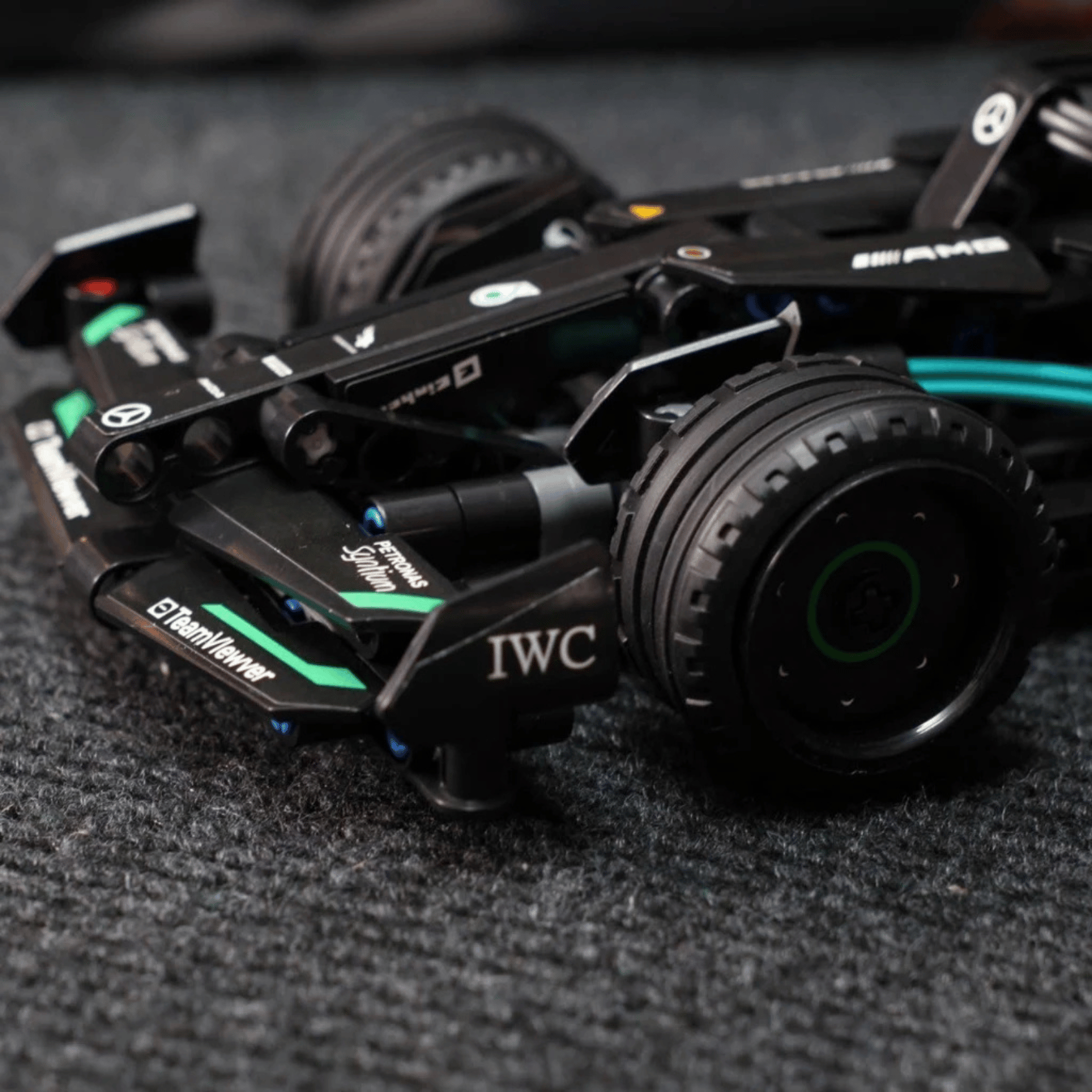 [TECHNIC] Mercedes -AMG F1 W14 Pull-Back 20165