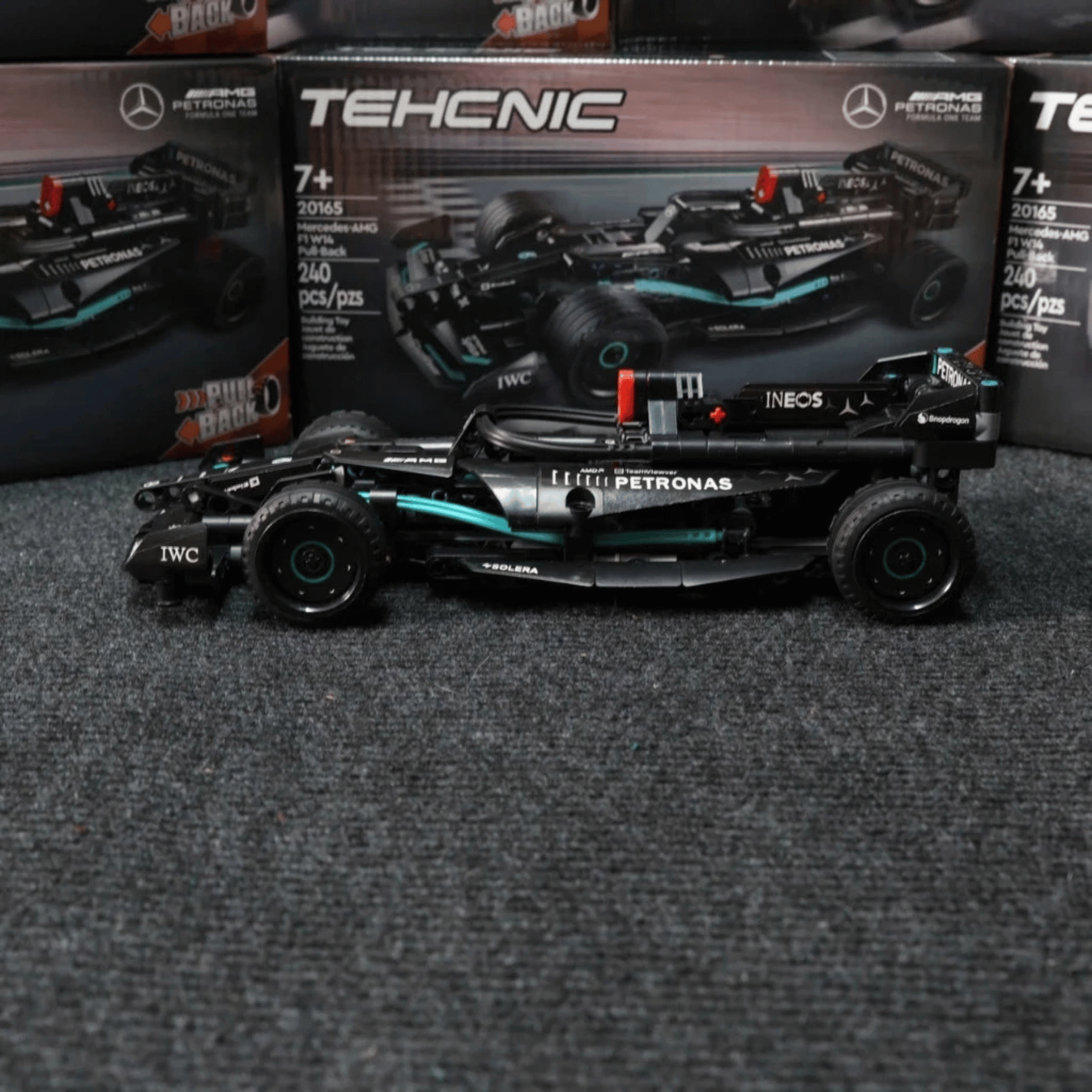[TECHNIC] Mercedes -AMG F1 W14 Pull-Back 20165