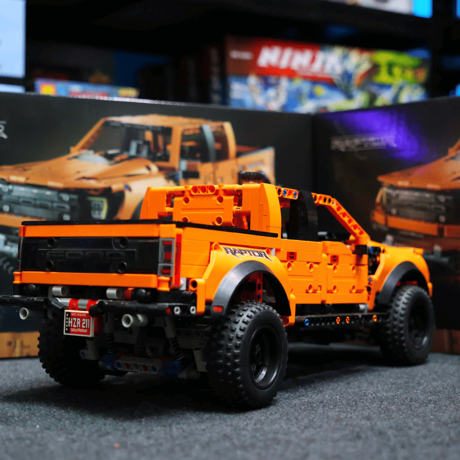 [TECHNIC] Mô hình xe lắp ghép Ford Raptor F150 M2181